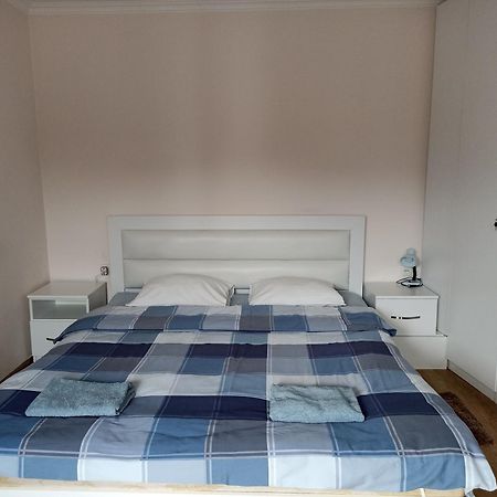 Old Town Bed & Breakfast Gori Bagian luar foto