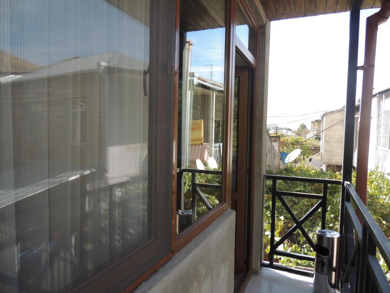 Old Town Bed & Breakfast Gori Bagian luar foto