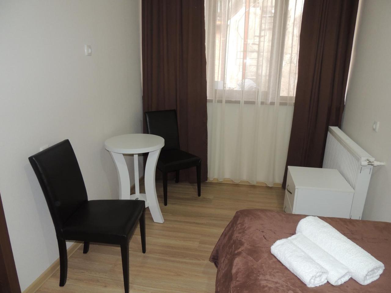 Old Town Bed & Breakfast Gori Bagian luar foto