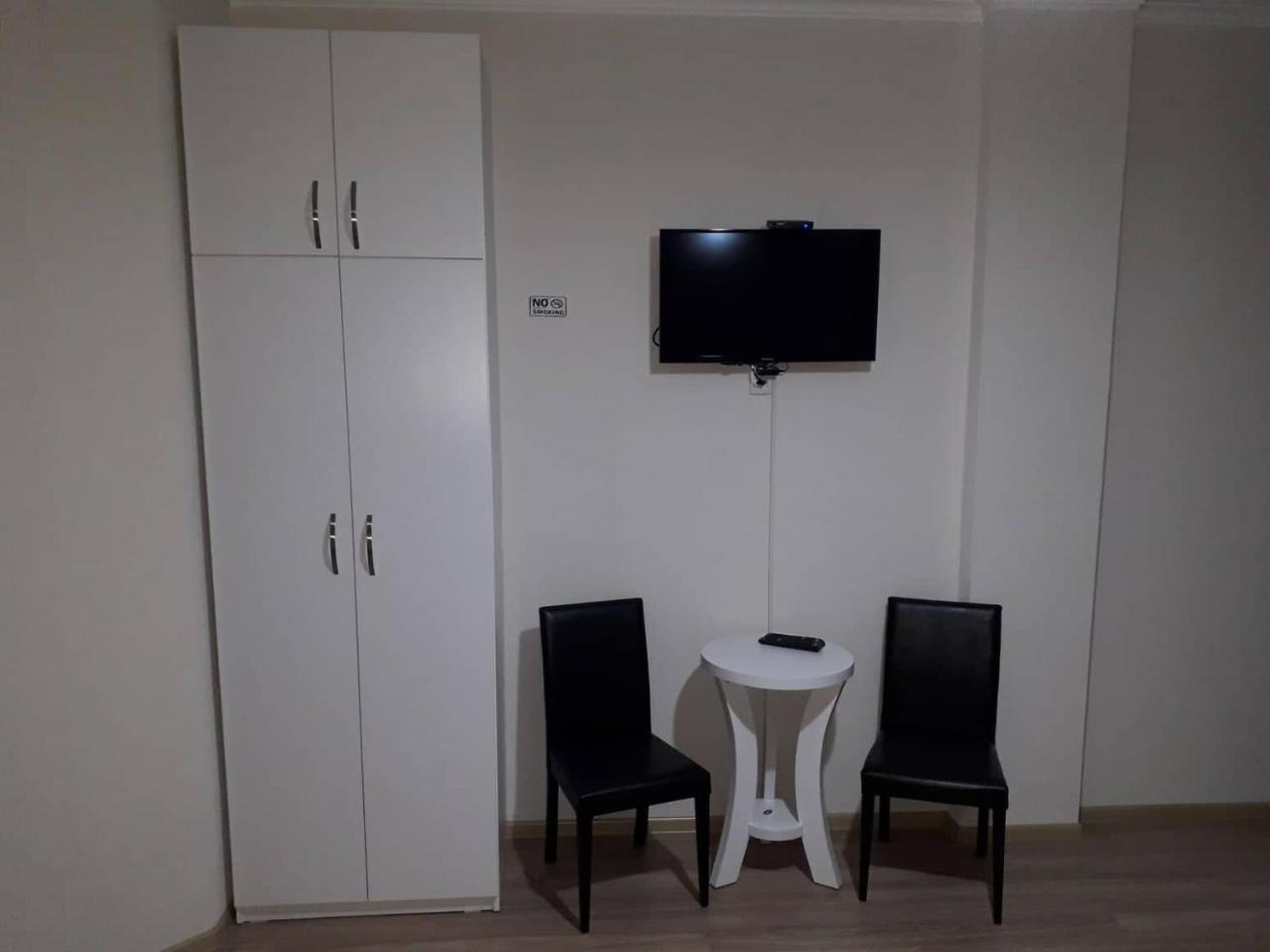 Old Town Bed & Breakfast Gori Bagian luar foto