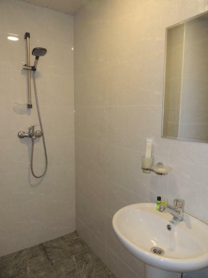 Old Town Bed & Breakfast Gori Bagian luar foto