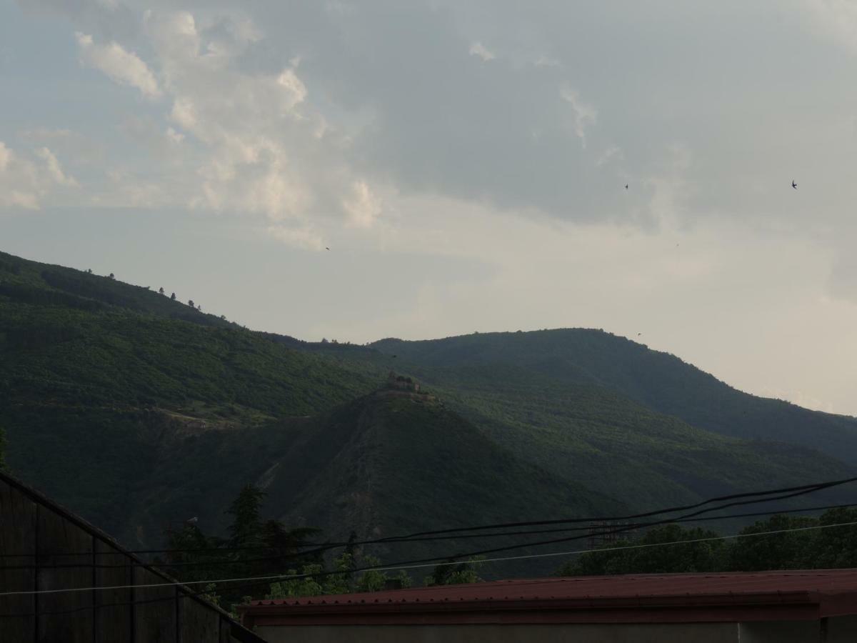 Old Town Bed & Breakfast Gori Bagian luar foto