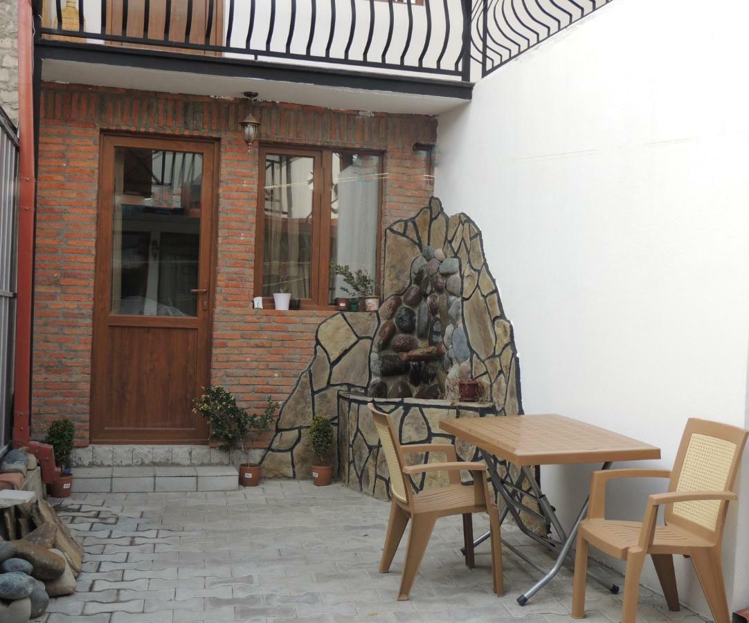 Old Town Bed & Breakfast Gori Bagian luar foto